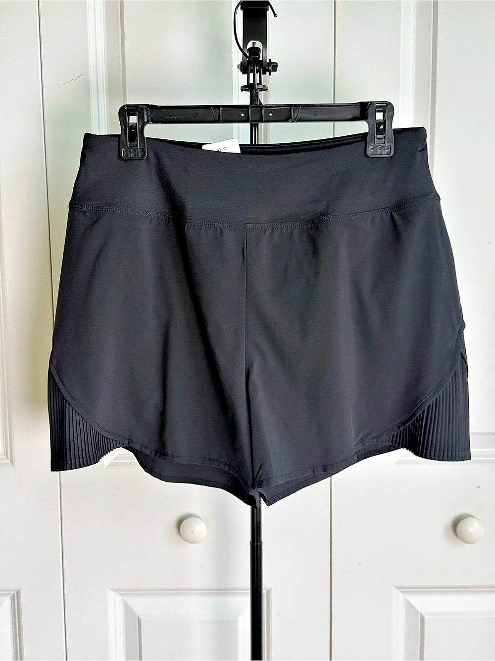 Baleaf Laurel Black Pleated Running Shorts NWT Size M